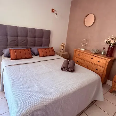 Casamacce Climatisé Avec Terrasse, Small Comfortable Free Parking, Air-conditioned&wifi
