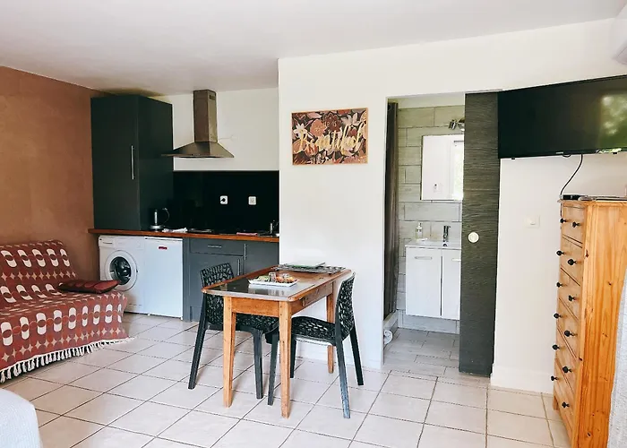 Casamacce Climatise Avec Terrasse, Small Comfortable Free Parking, Air-conditioned & Wifi Corte (Corsica)