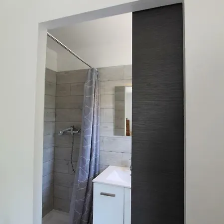 Casamacce Studio: Cozy Retreat With Terrace And Parking Corte (Corsica)
